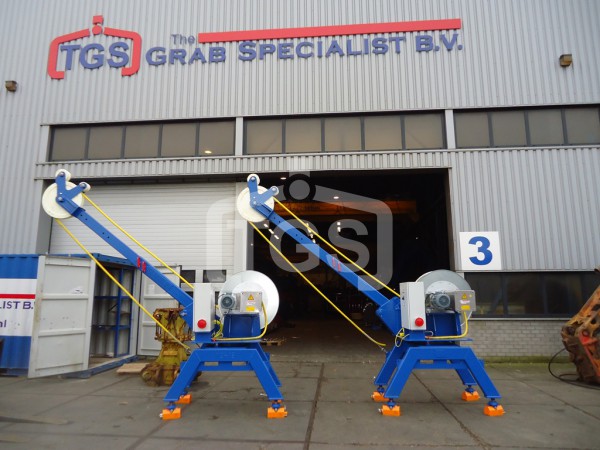 Deck Towers for Electro Hydraulic Grabs